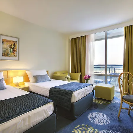 Four Points By Sheraton Sunny 호텔 4*