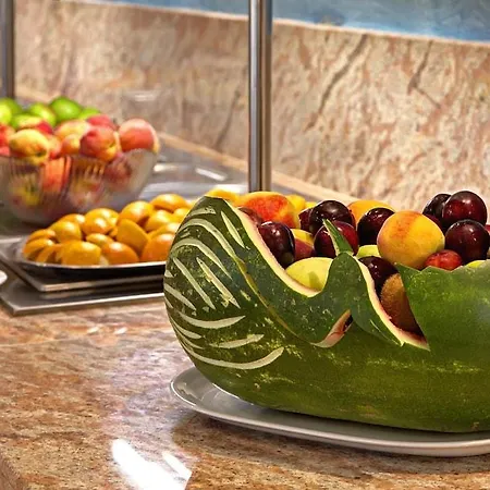 Four Points By Sheraton Sunny 호텔 4*