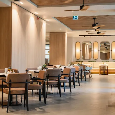 Four Points By Sheraton Sunny 호텔
