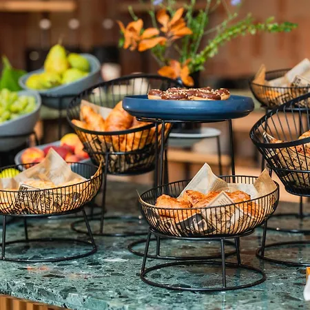 호텔 Four Points By Sheraton Sunny 써니비치