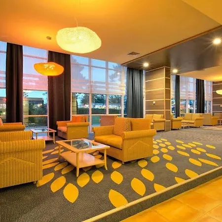 호텔 Four Points By Sheraton Sunny 4*