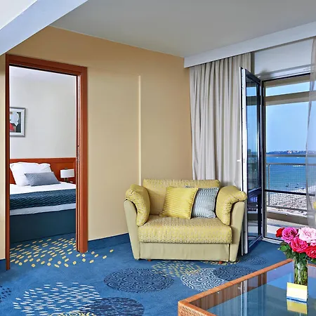 Four Points By Sheraton Sunny 4* 써니비치